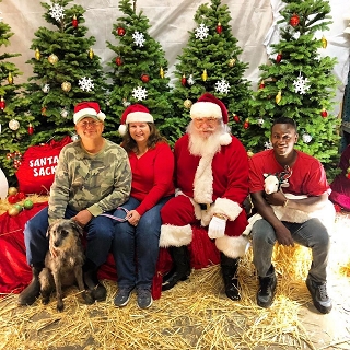 Pet Pictures with Santa at Western Ranch Dec.7-8