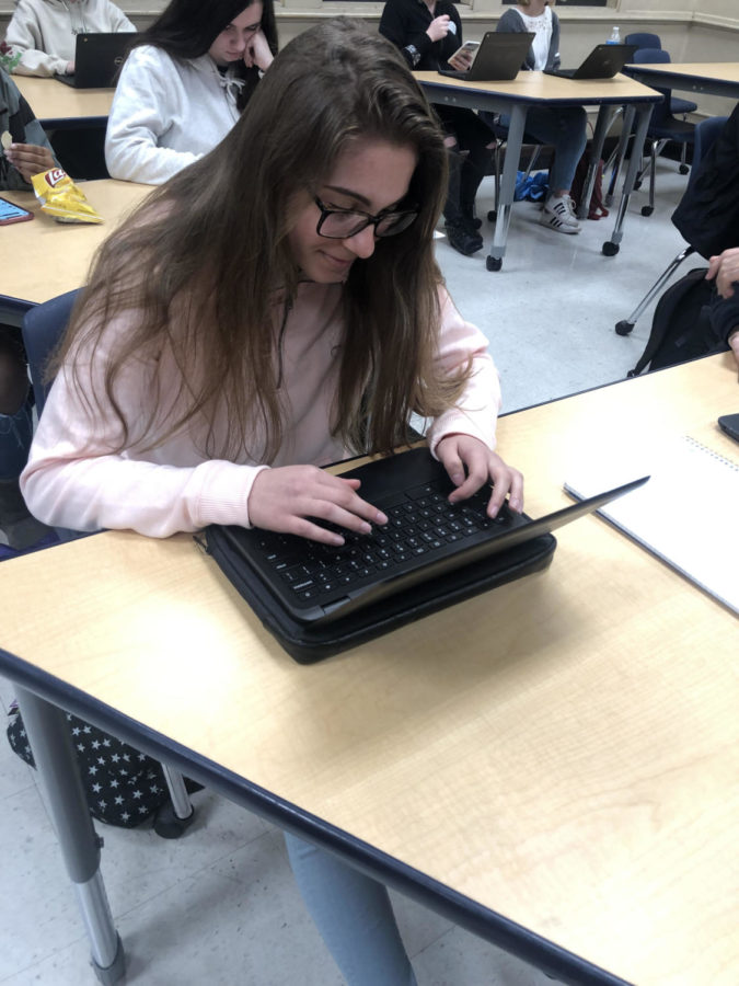 Dyanna concentrates in school but also in sports.