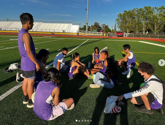 Track athletes slow down to charge their batteries for success.