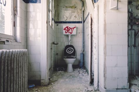 As a result of increased violence, Armijos bathrooms remain constantly closed.